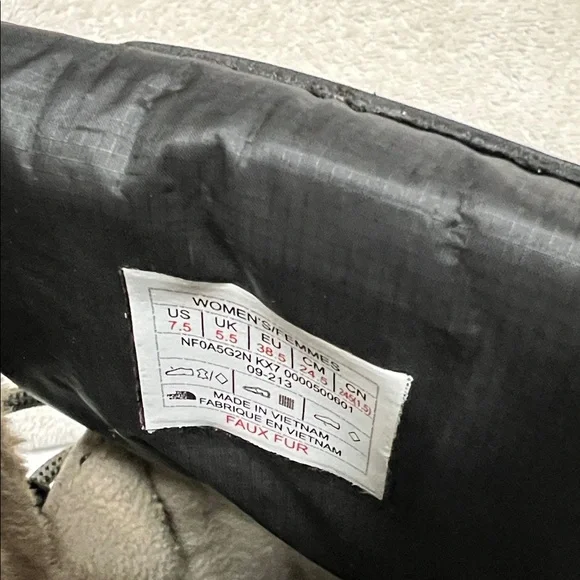 The North Face Women's Black Winter Boots sz 6.5-7 - Picture 9 of 11